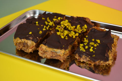 Chai Dattel Erdnuss Raw Cake